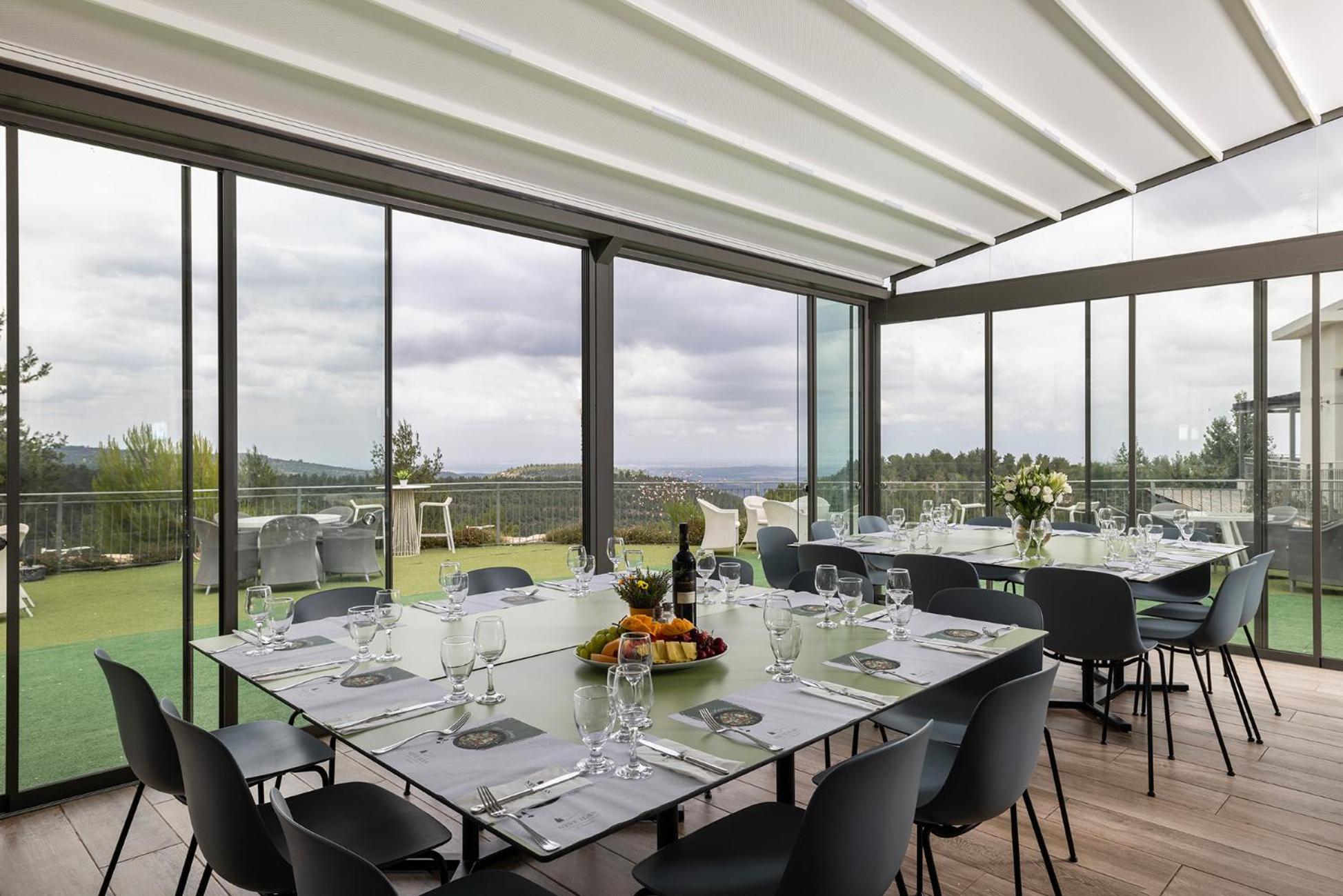 C Hotel Neve Ilan Luaran gambar