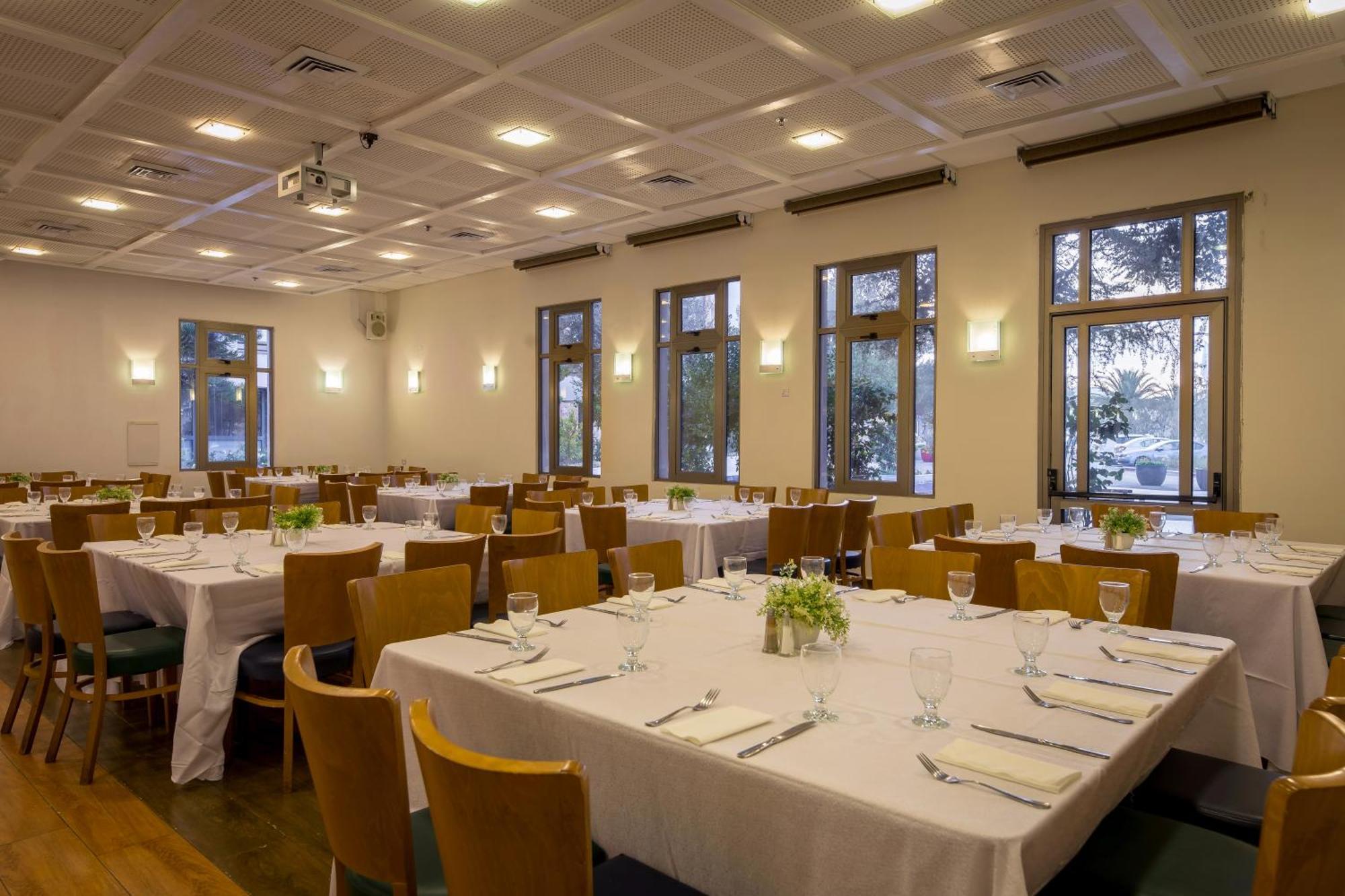 C Hotel Neve Ilan Luaran gambar
